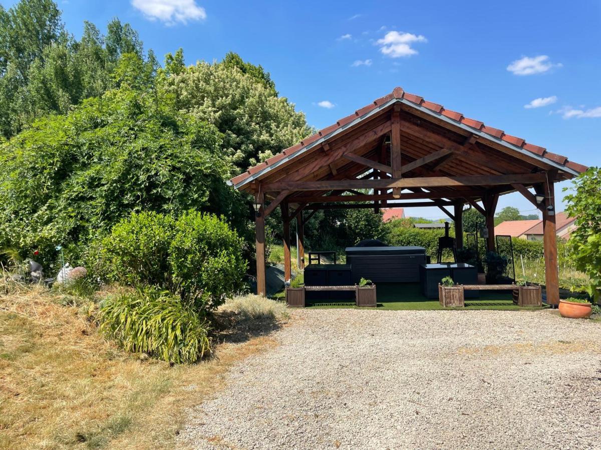 Gite De Solama Avec Spa Balleville Exterior foto