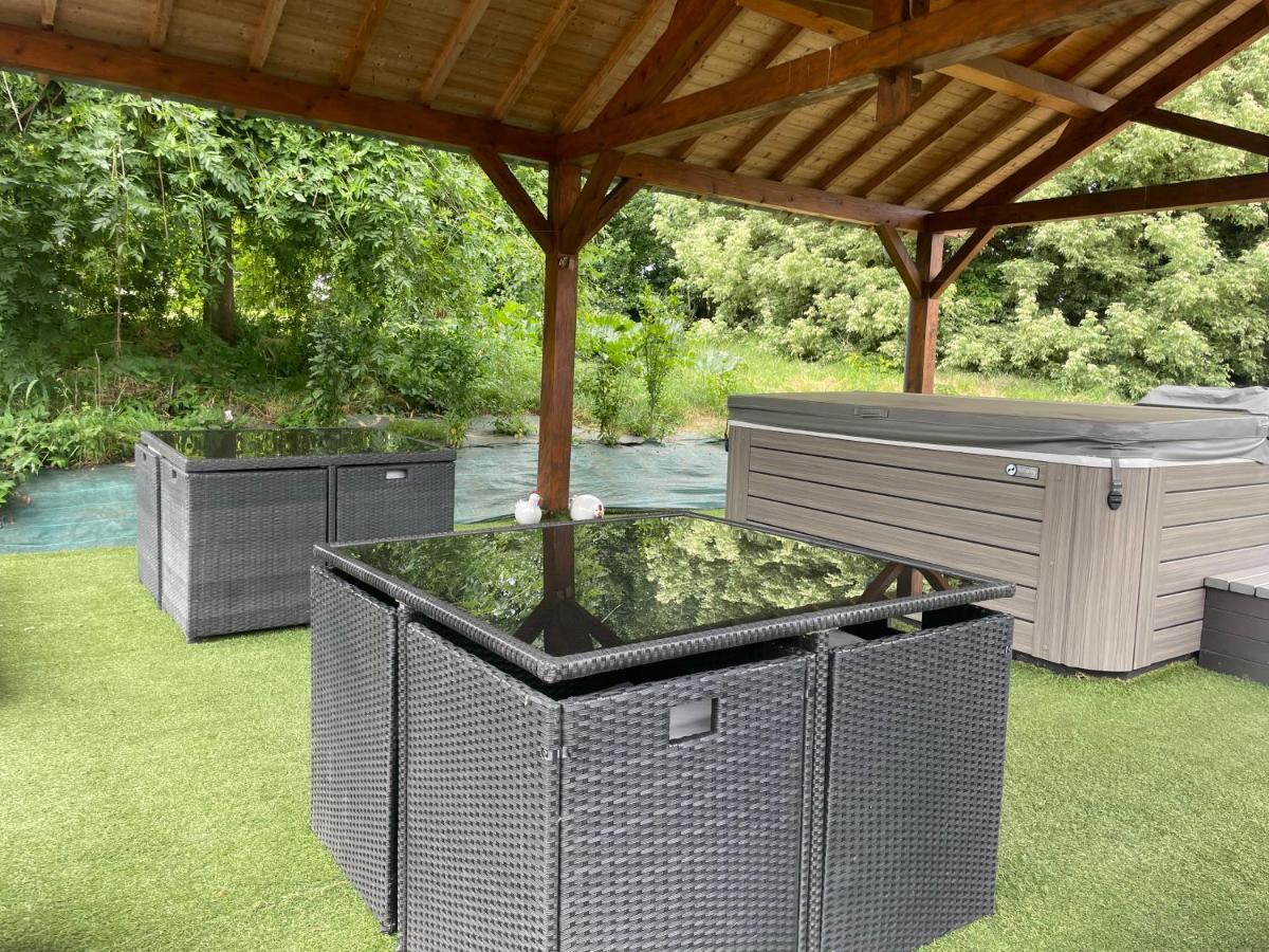 Gite De Solama Avec Spa Balleville Exterior foto