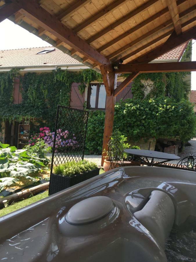 Gite De Solama Avec Spa Balleville Exterior foto